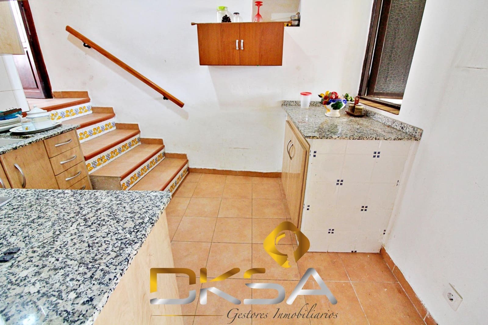 4 slaapkamer Huis te koop in Oropesa  - € 93.500 (Ref: 9805812)