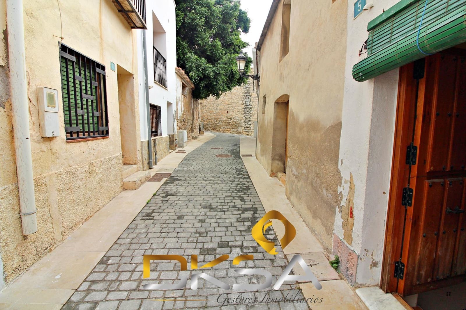 4 slaapkamer Huis te koop in Oropesa  - € 93.500 (Ref: 9805812)