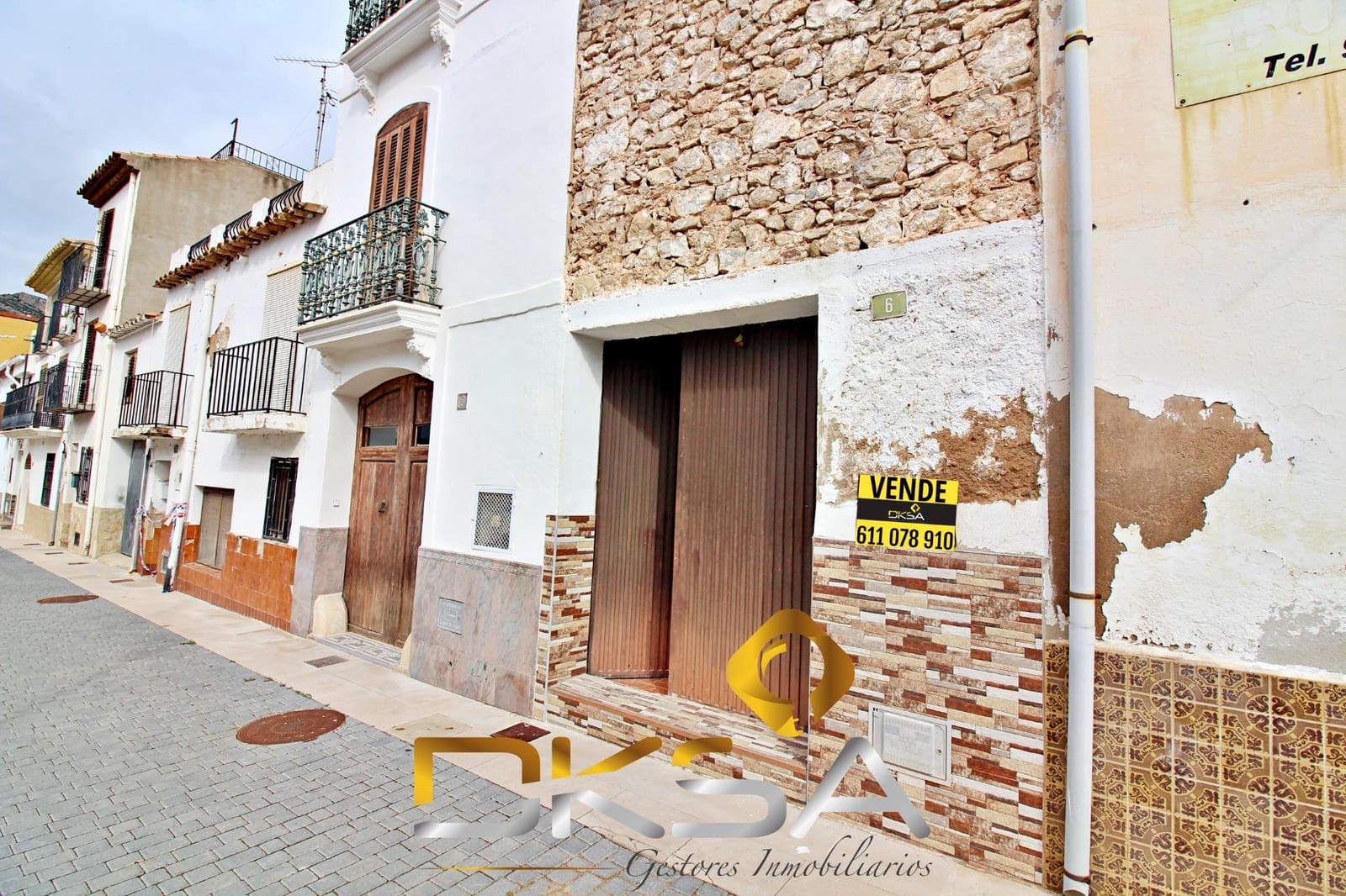 4 slaapkamer Huis te koop in Oropesa  - € 93.500 (Ref: 9805812)