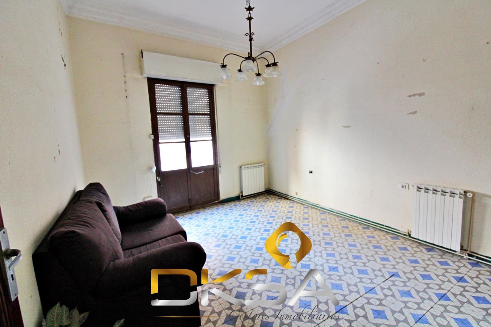 4 bedroom Townhouse for sale in Castello de la Plana - € 149,000 (Ref: 9805813)