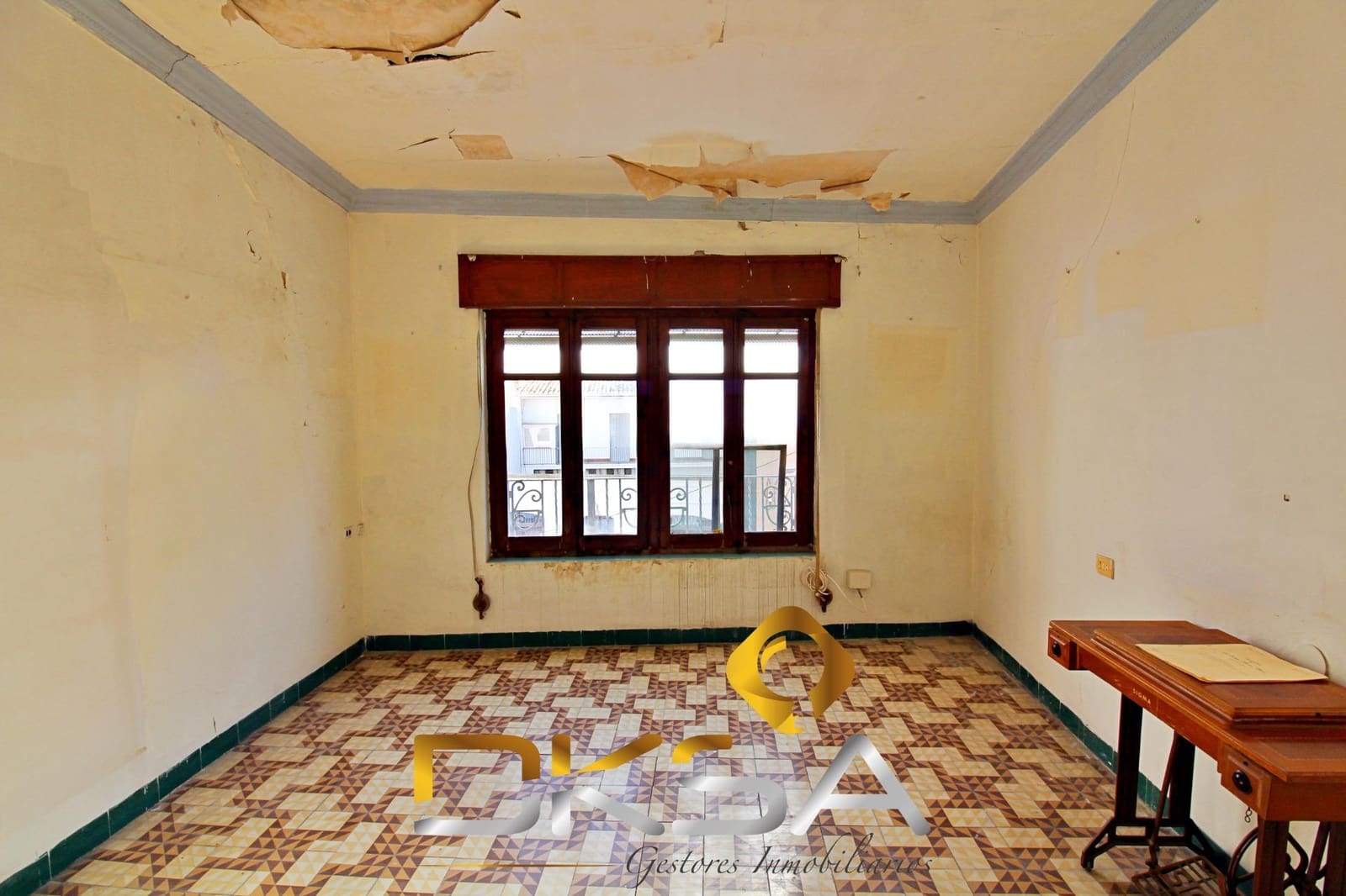 4 bedroom Townhouse for sale in Castello de la Plana - € 149,000 (Ref: 9805813)