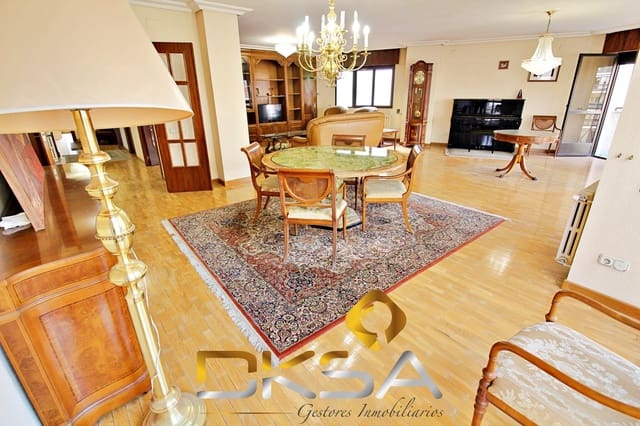 4 sovrum Lägenhet till salu i Castelló de la Plana - 385 000 € (Ref: 9805816)