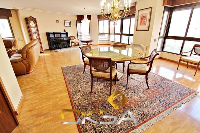 4 sovrum Lägenhet till salu i Castelló de la Plana - 385 000 € (Ref: 9805816)