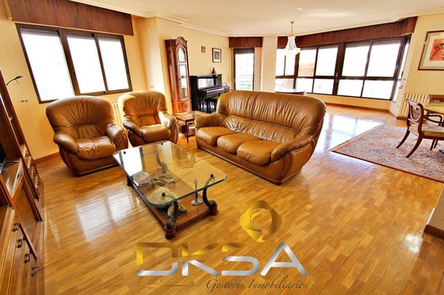 4 sovrum Lägenhet till salu i Castelló de la Plana - 385 000 € (Ref: 9805816)