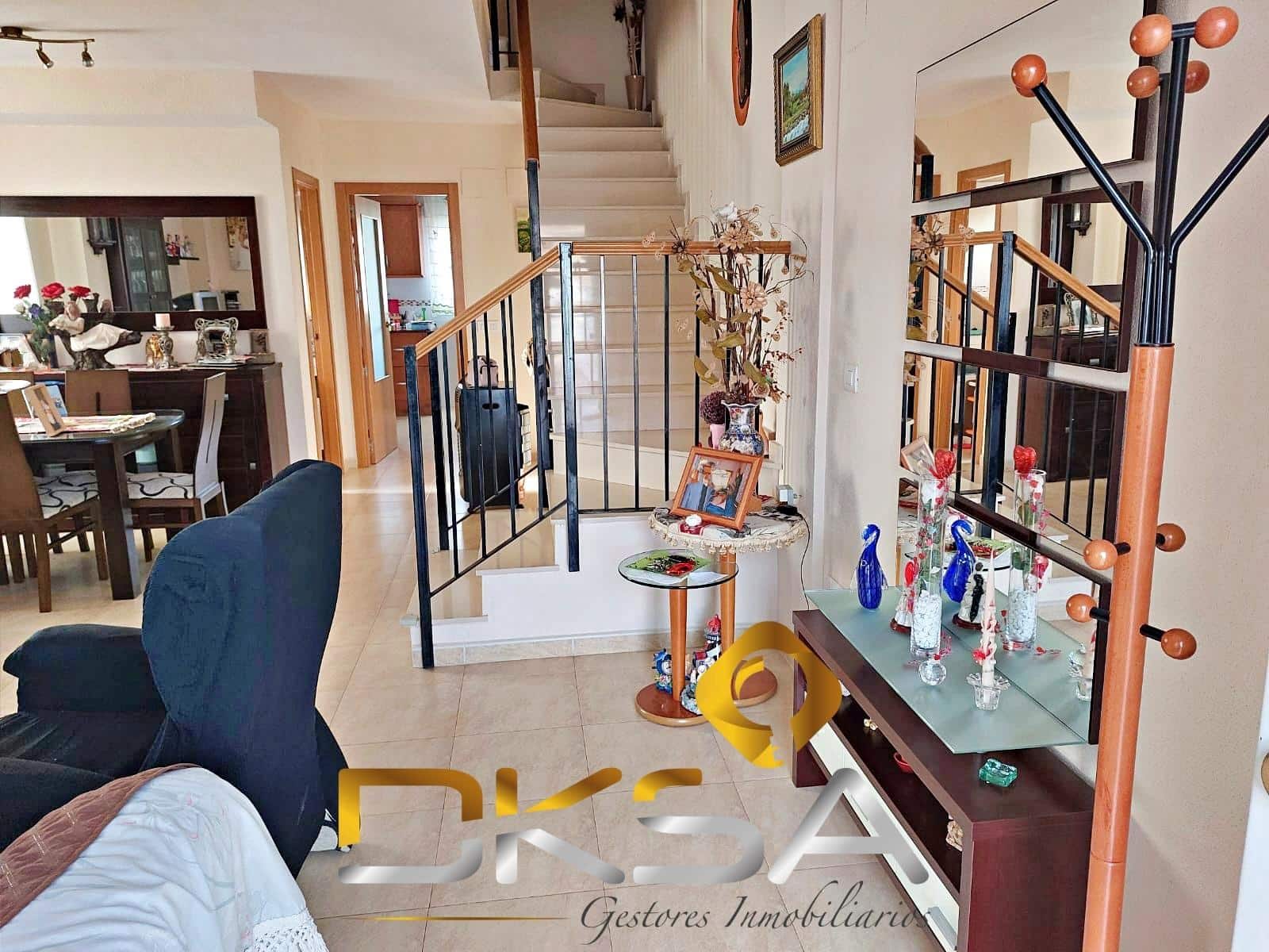 4 bedroom Terraced Villa for sale in Costur with garage - € 195,000 (Ref: 9805817)