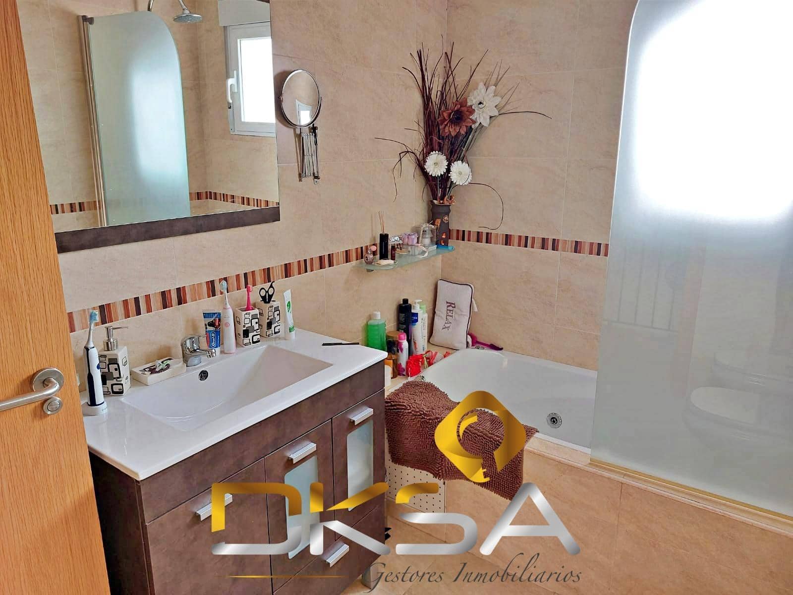 4 bedroom Terraced Villa for sale in Costur with garage - € 195,000 (Ref: 9805817)