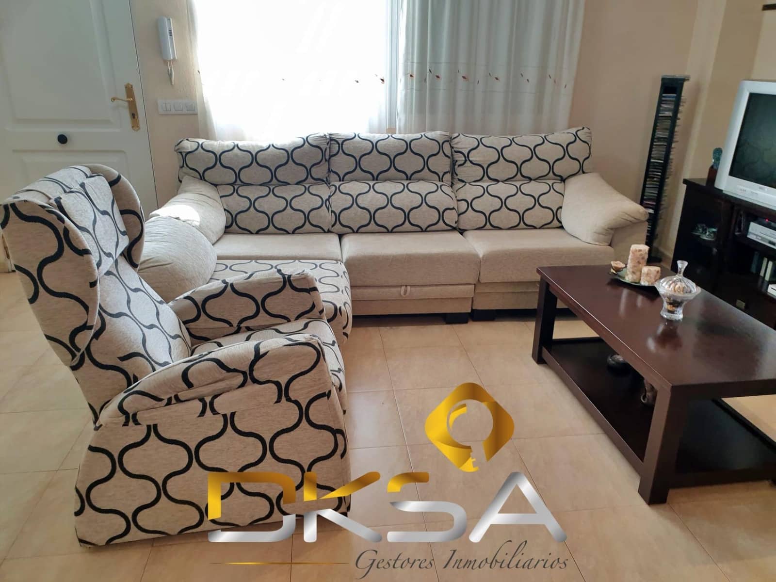 4 bedroom Terraced Villa for sale in Costur with garage - € 195,000 (Ref: 9805817)