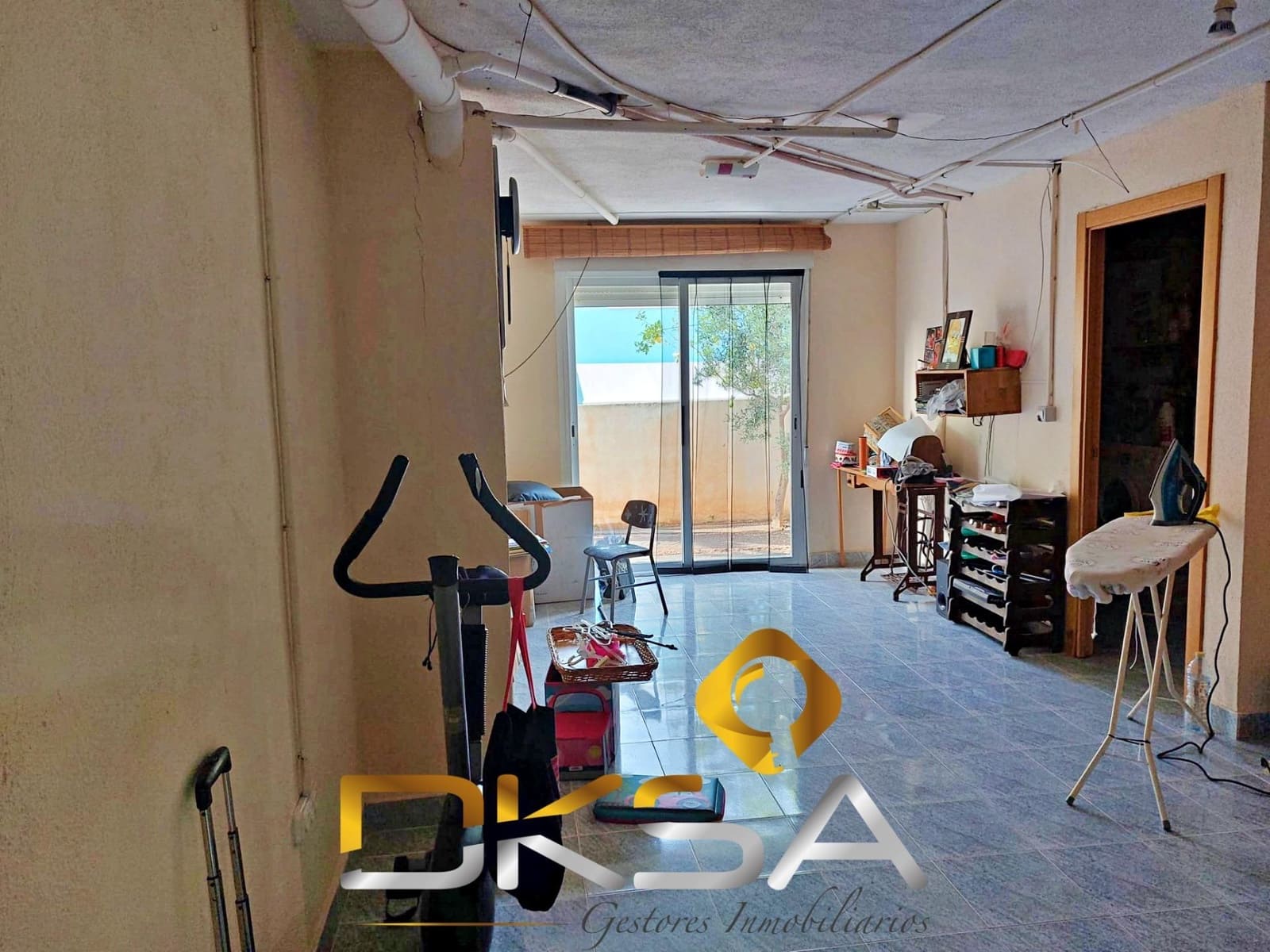 4 bedroom Terraced Villa for sale in Costur with garage - € 195,000 (Ref: 9805817)