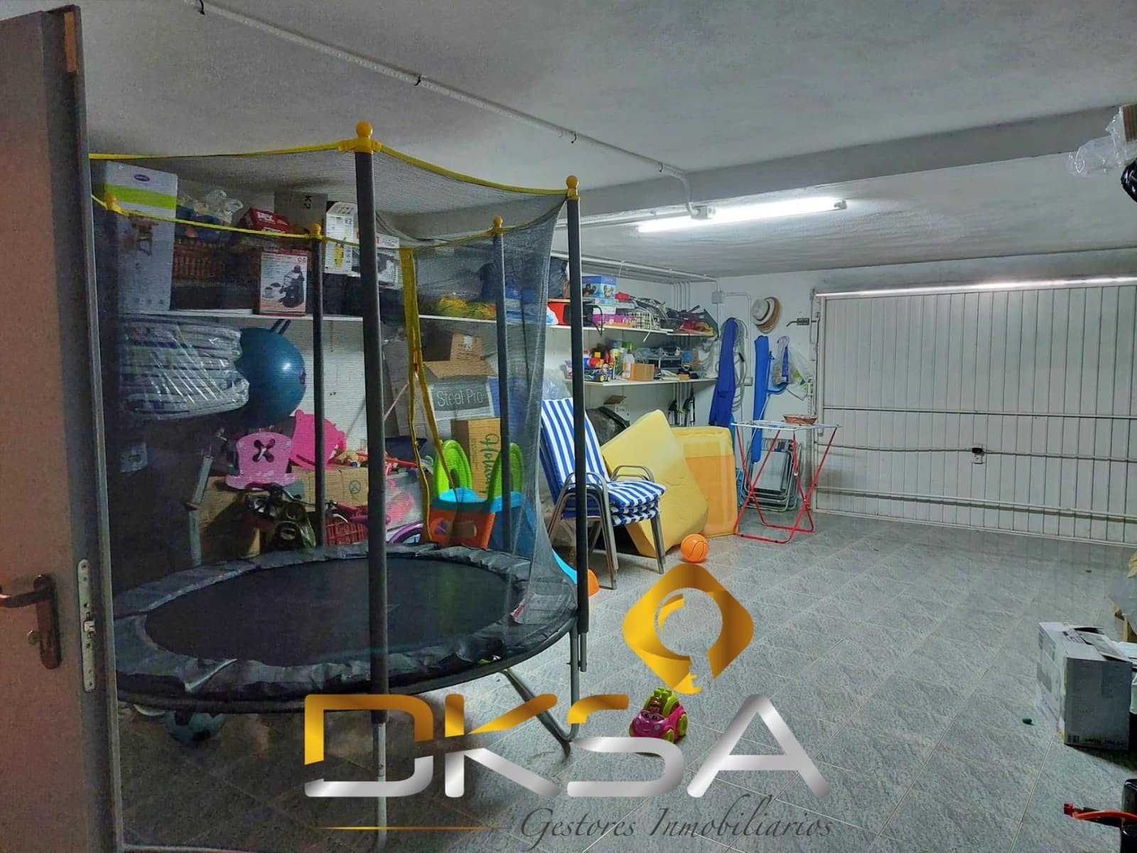 4 bedroom Terraced Villa for sale in Costur with garage - € 195,000 (Ref: 9805817)