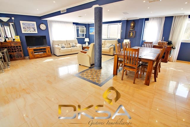 5 sovrum Villa till salu i Oropesa  med pool - 610 000 € (Ref: 9805820)