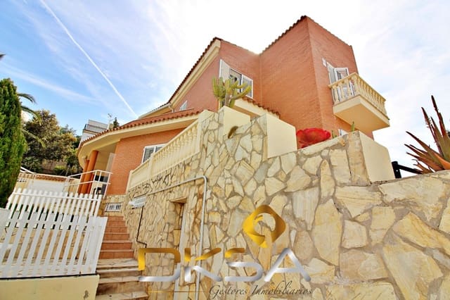 5 sovrum Villa till salu i Oropesa  med pool - 610 000 € (Ref: 9805820)