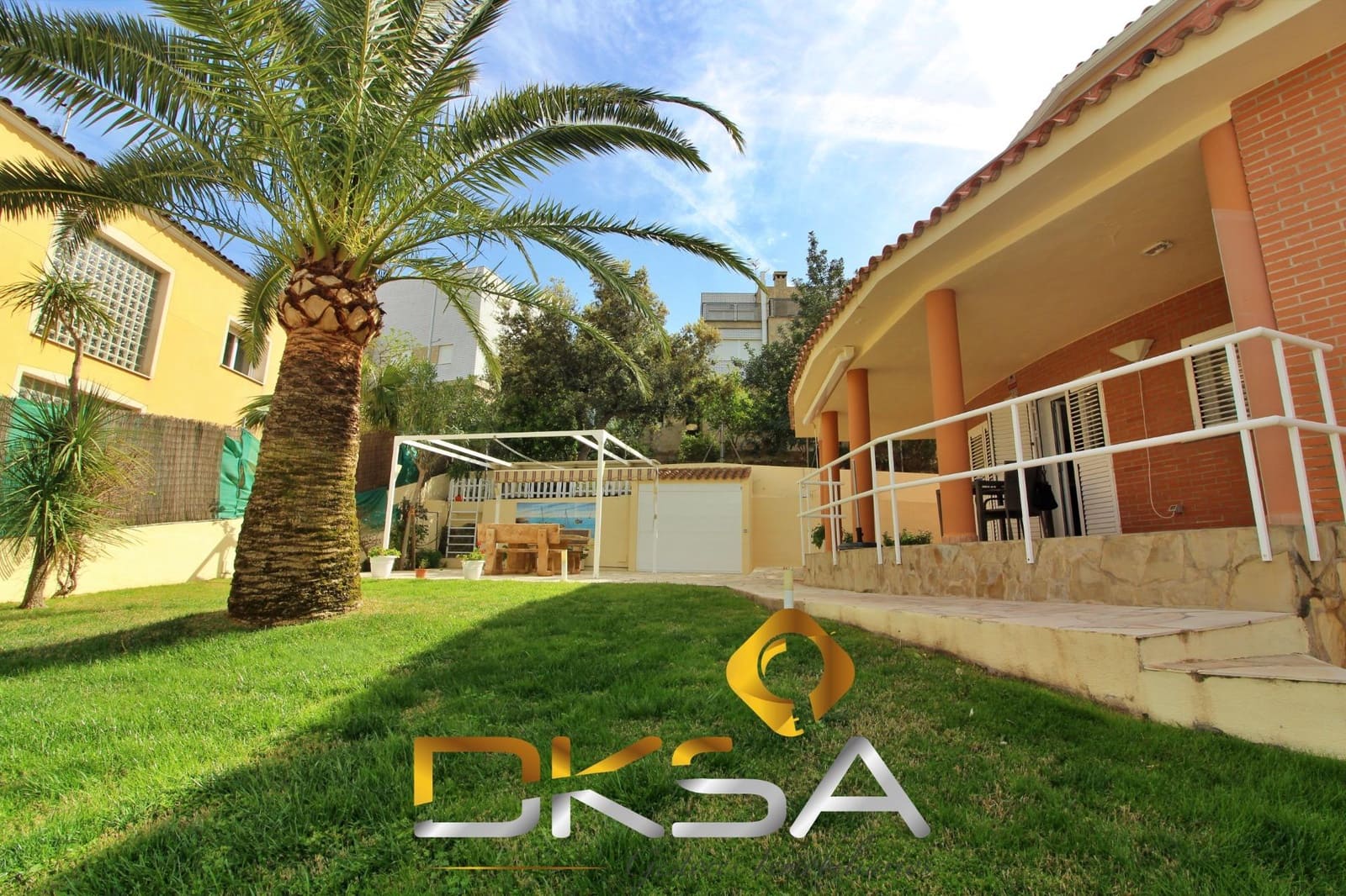 5 sovrum Villa till salu i Oropesa  med pool - 610 000 € (Ref: 9805820)