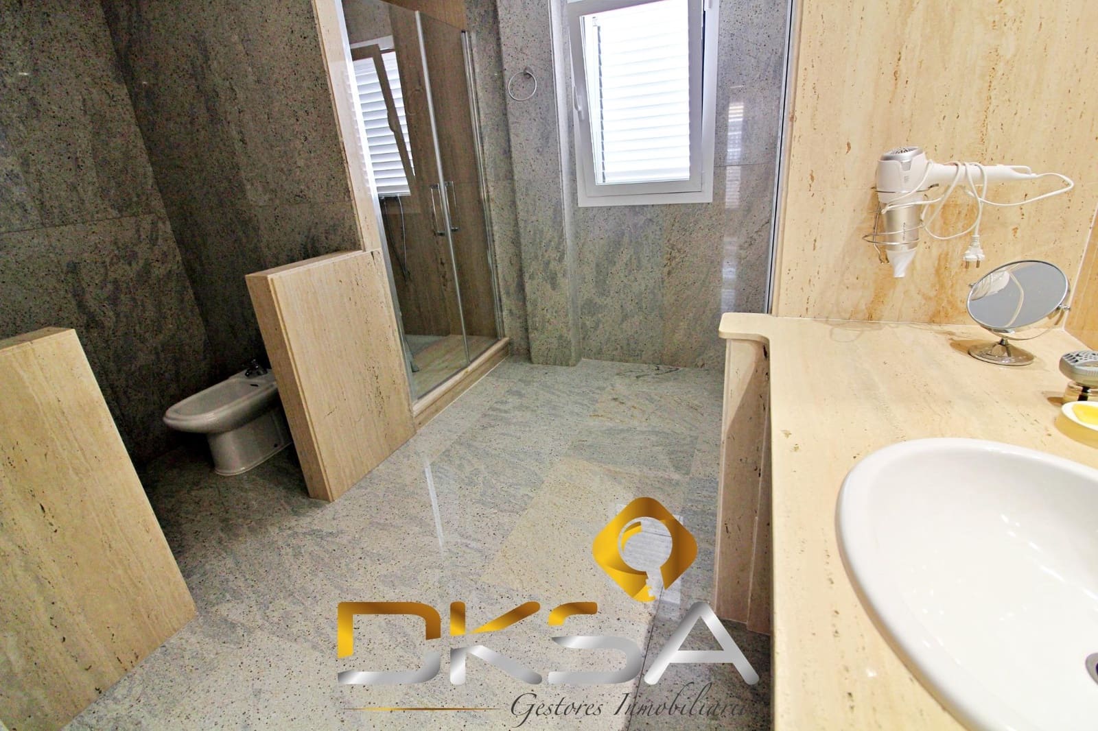 5 sovrum Villa till salu i Oropesa  med pool - 610 000 € (Ref: 9805820)