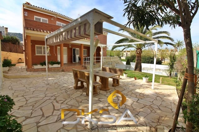 5 sovrum Villa till salu i Oropesa  med pool - 610 000 € (Ref: 9805820)