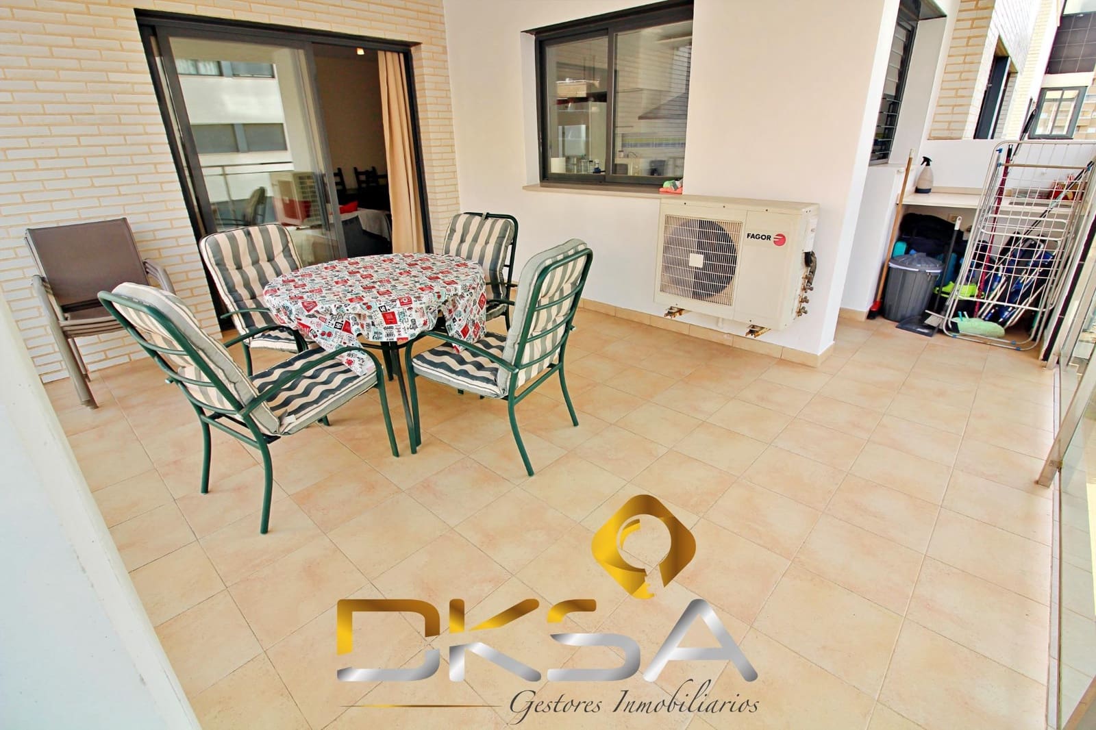 2 bedroom Flat for sale in Oropesa  with pool - € 182,000 (Ref: 9805821)