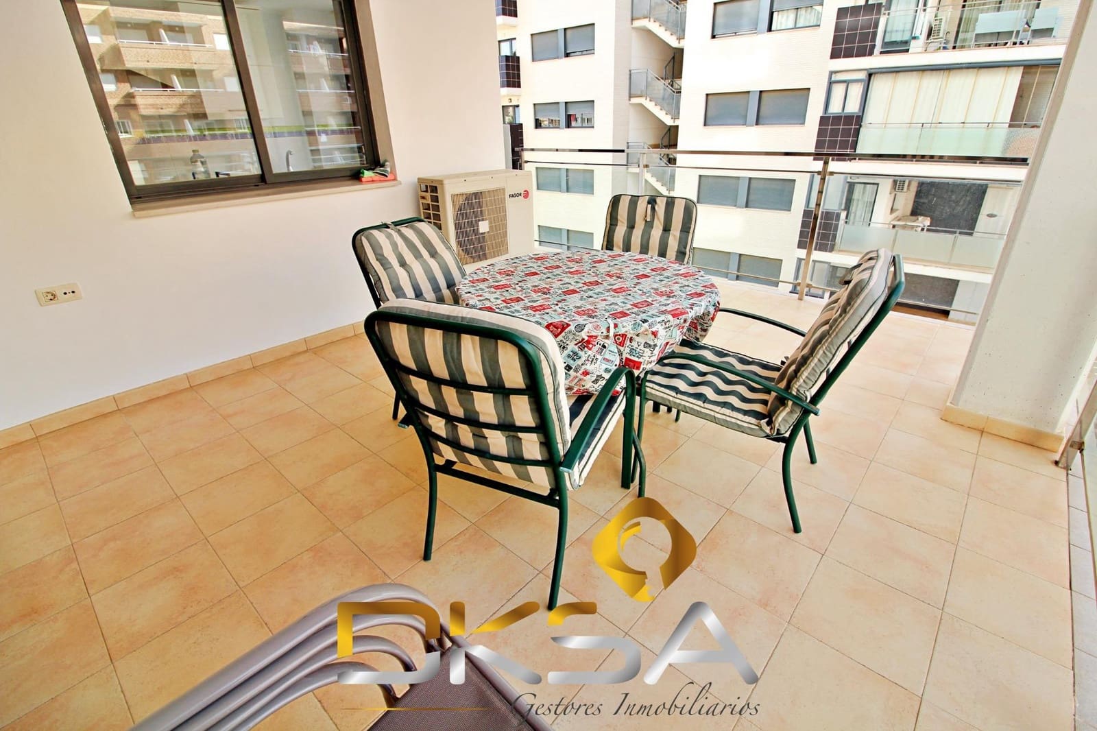 2 bedroom Flat for sale in Oropesa  with pool - € 182,000 (Ref: 9805821)