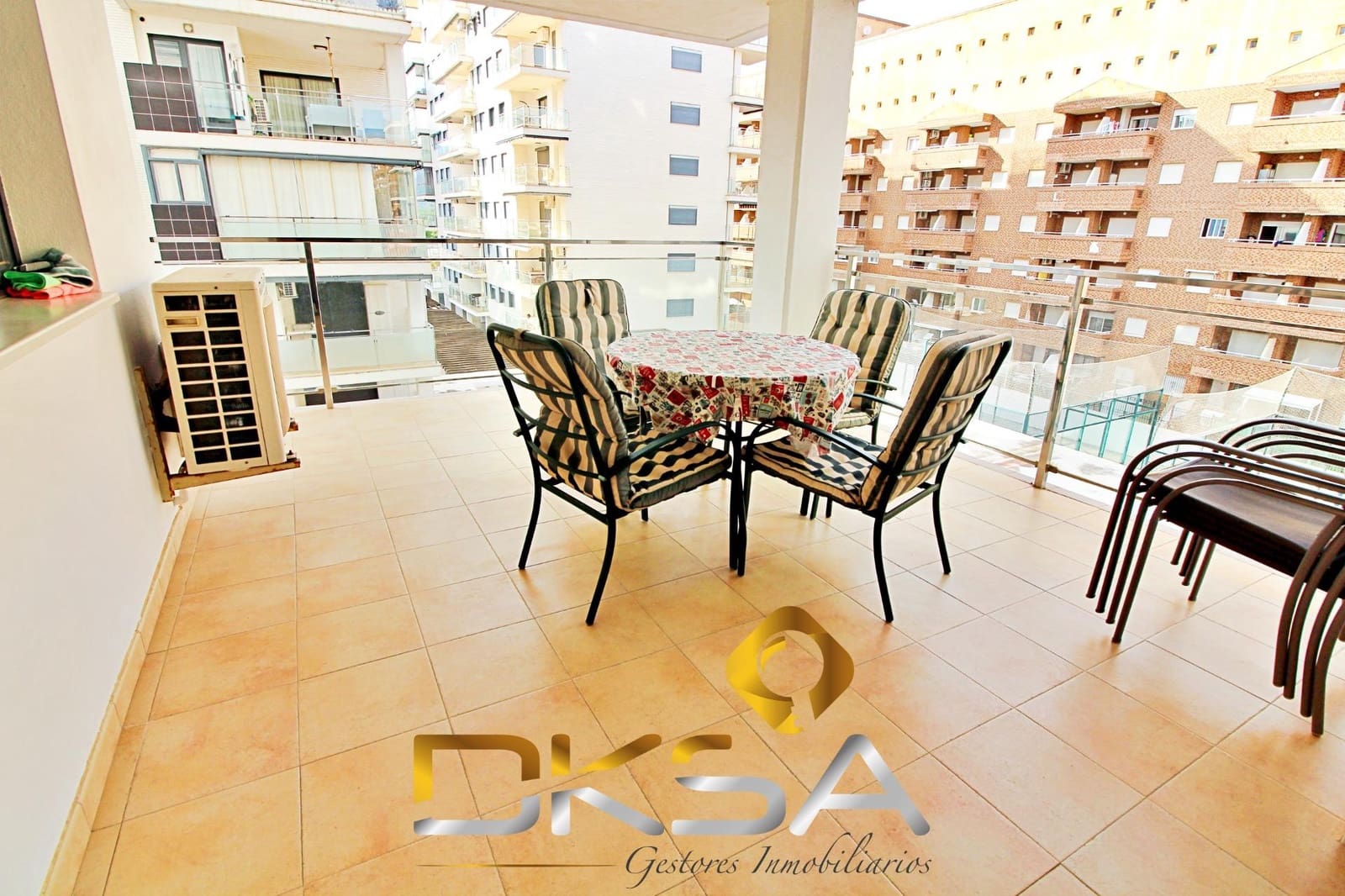 2 bedroom Flat for sale in Oropesa  with pool - € 182,000 (Ref: 9805821)