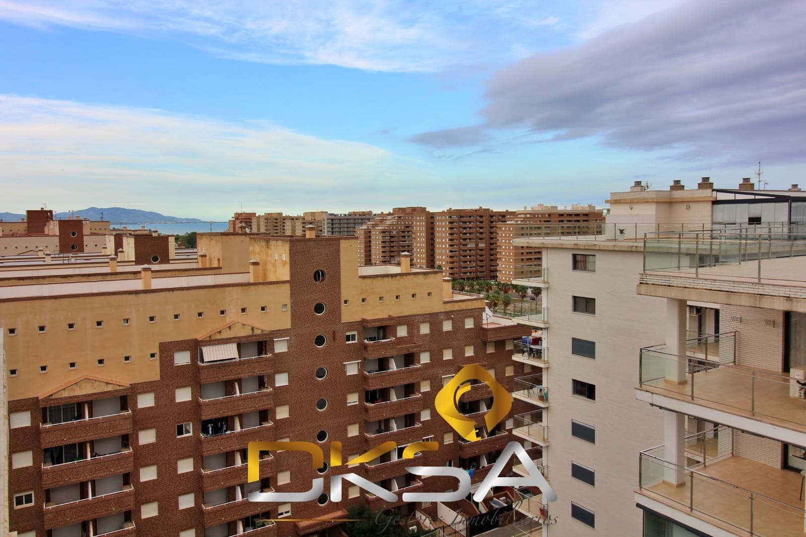 4 bedroom Penthouse for sale in Oropesa  with pool - € 355,000 (Ref: 9805823)