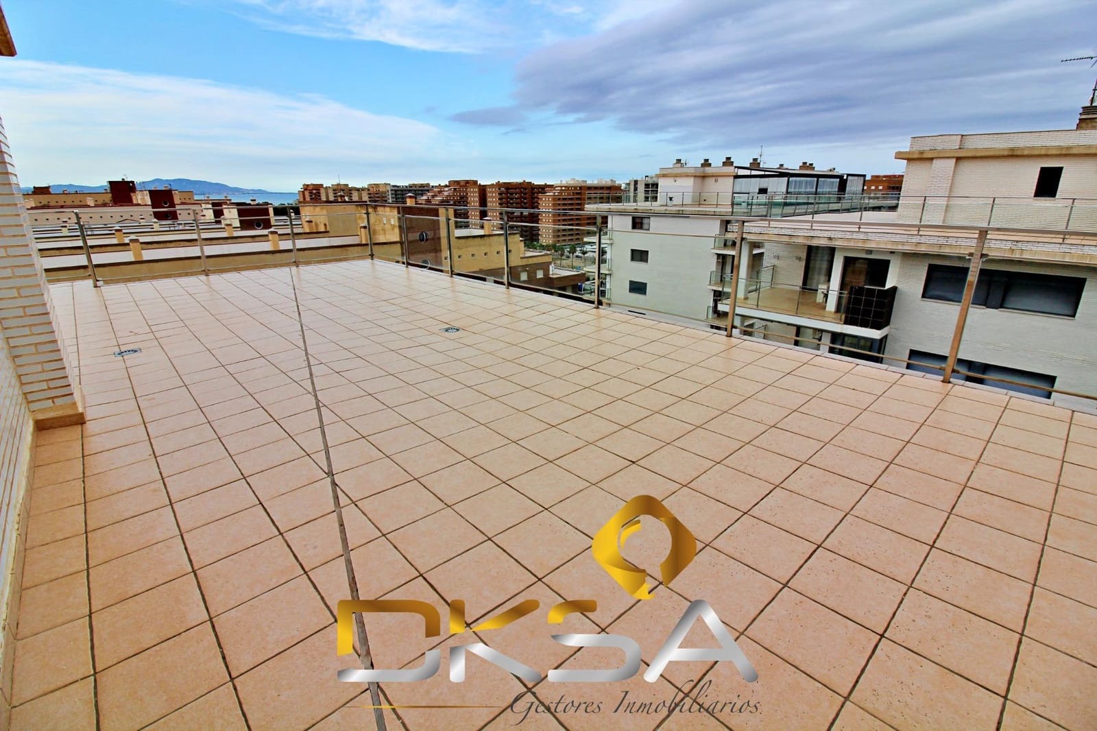 4 bedroom Penthouse for sale in Oropesa  with pool - € 355,000 (Ref: 9805823)