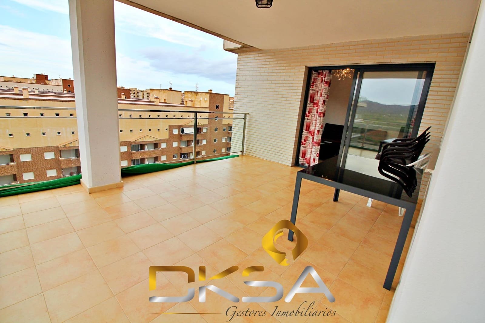4 bedroom Penthouse for sale in Oropesa  with pool - € 355,000 (Ref: 9805823)