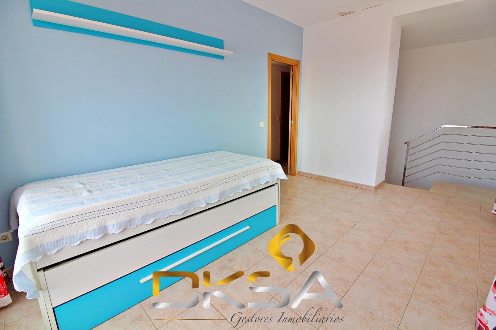 4 bedroom Penthouse for sale in Oropesa  with pool - € 355,000 (Ref: 9805823)