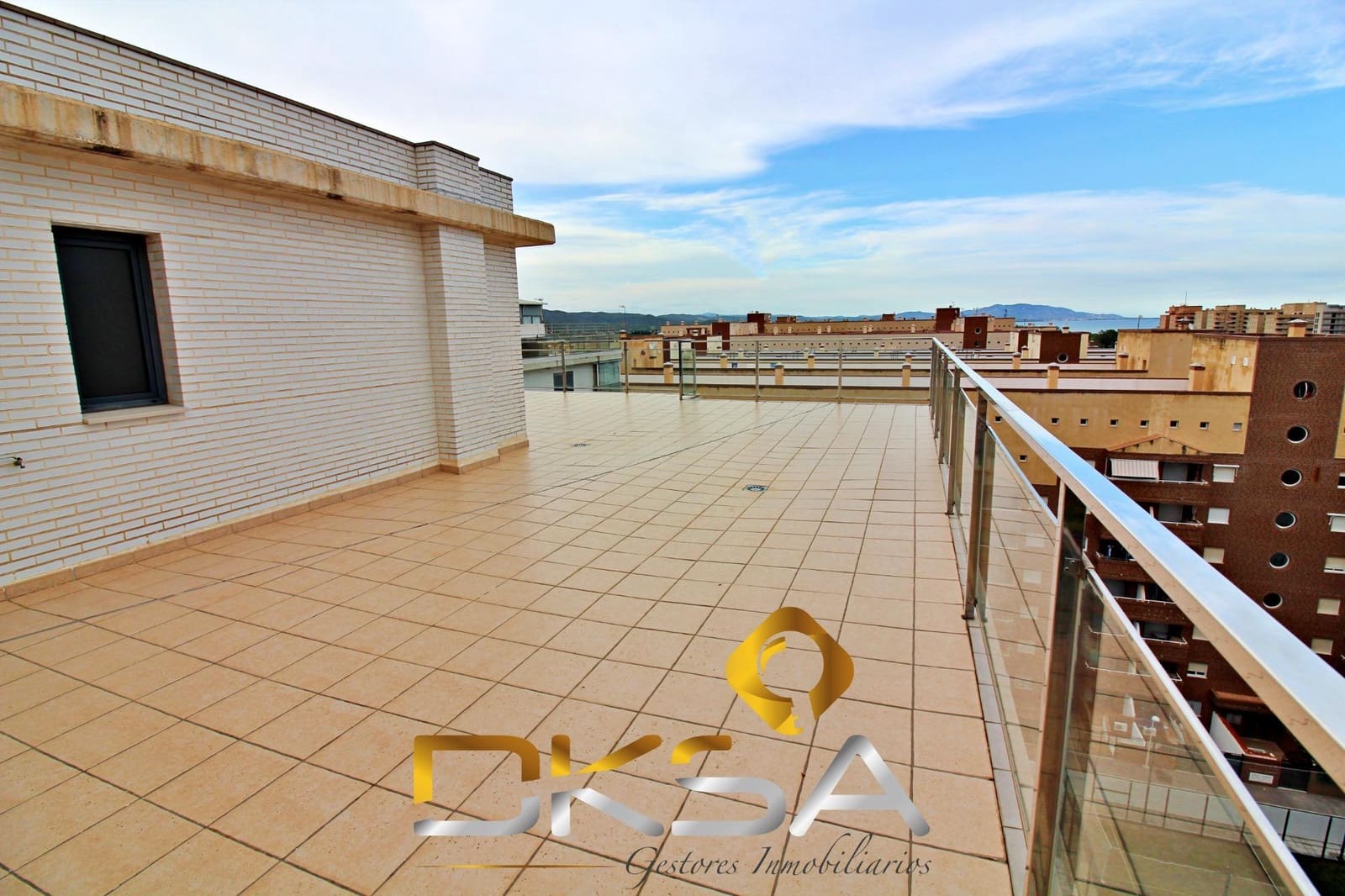 4 bedroom Penthouse for sale in Oropesa  with pool - € 355,000 (Ref: 9805823)