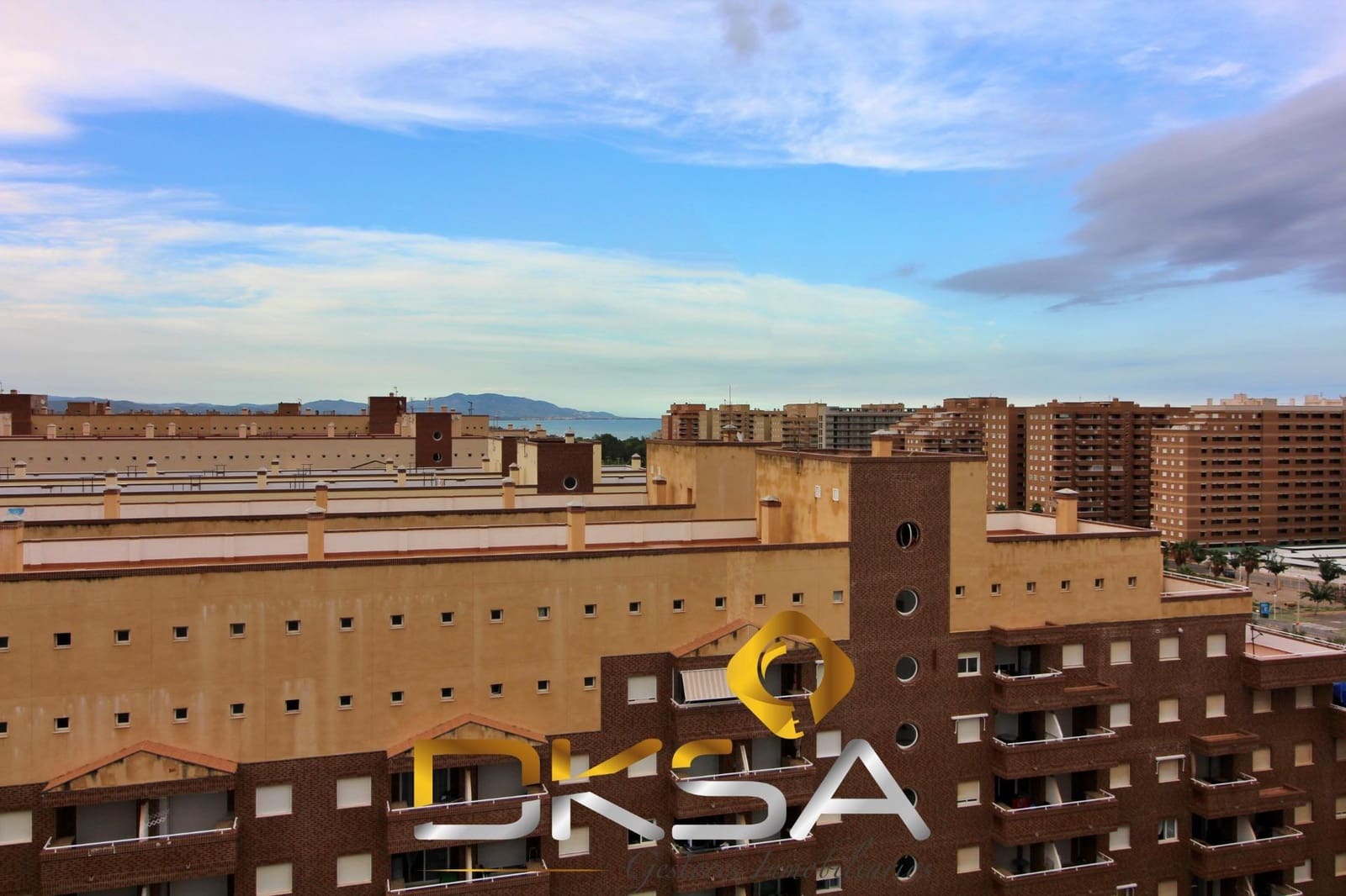 4 bedroom Penthouse for sale in Oropesa  with pool - € 355,000 (Ref: 9805823)