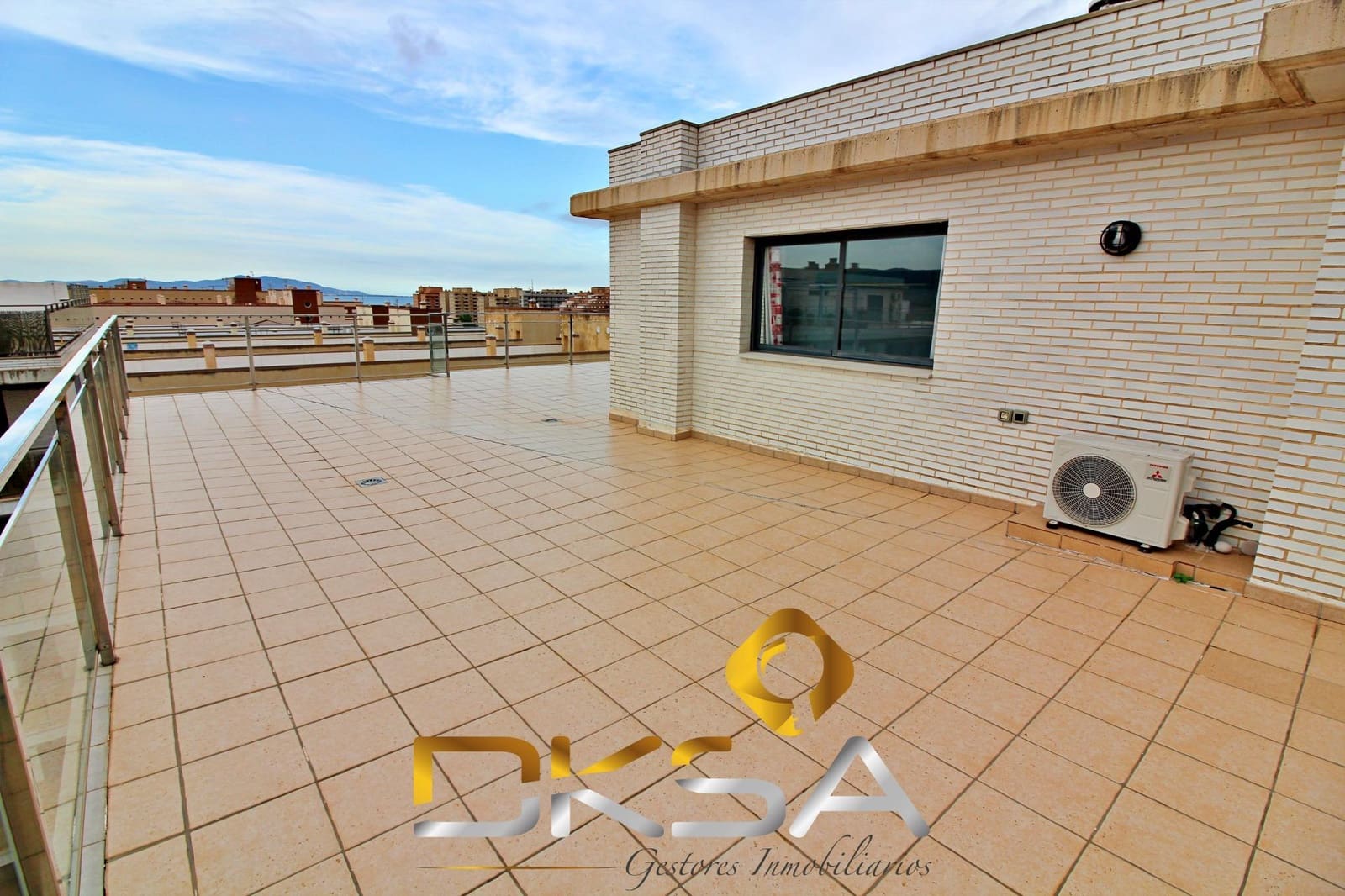 4 bedroom Penthouse for sale in Oropesa  with pool - € 355,000 (Ref: 9805823)