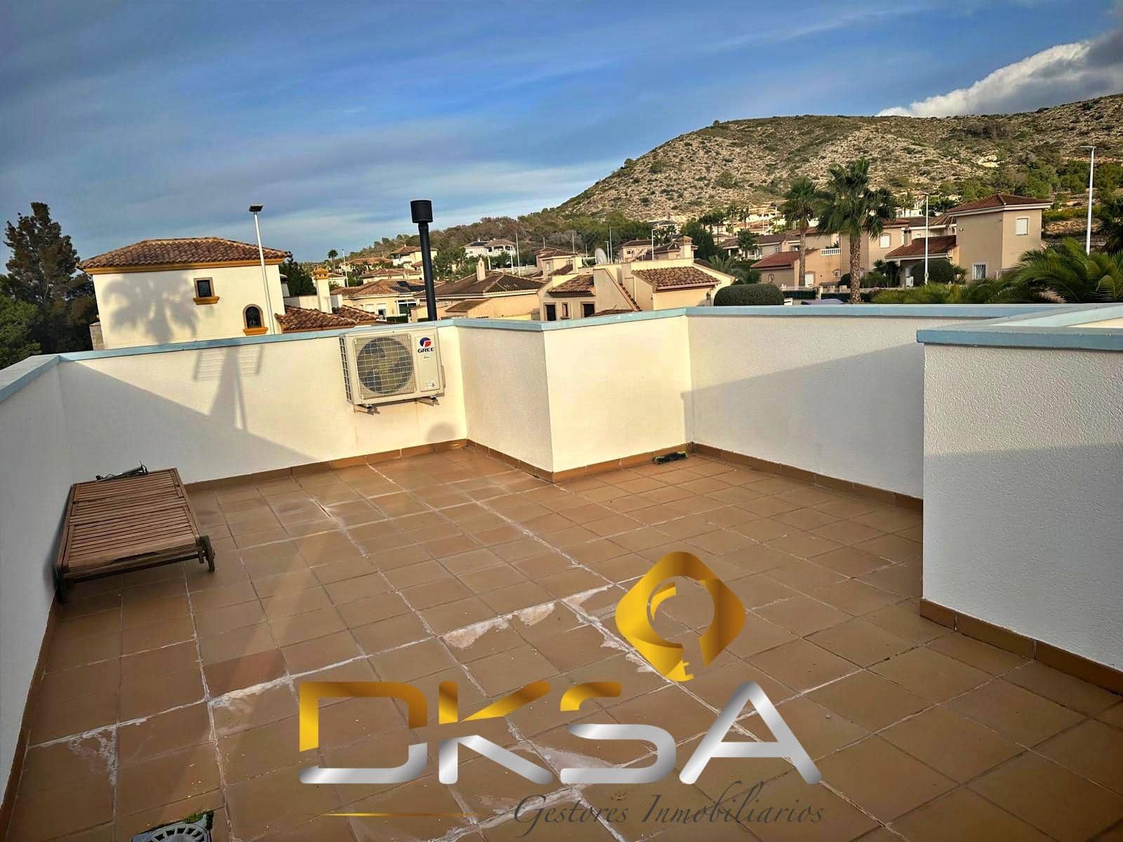 3 makuuhuone Huvila myytävänä paikassa Hondon de las Nieves mukana uima-altaan - 265 000 € (Ref: 9805826)