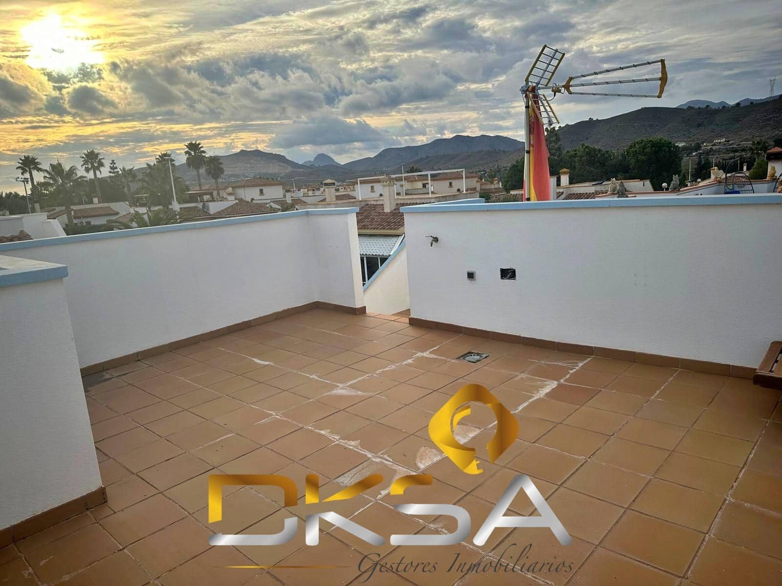 3 makuuhuone Huvila myytävänä paikassa Hondon de las Nieves mukana uima-altaan - 265 000 € (Ref: 9805826)