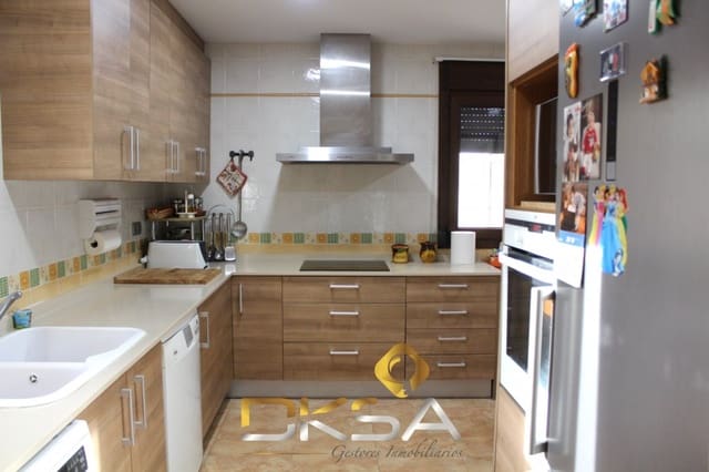 4 camera da letto Villetta Bifamiliare in vendita in Costur con piscina garage - 250.000 € (Rif: 9807902)