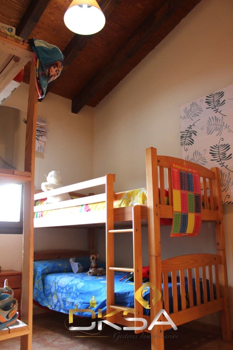 4 camera da letto Villetta Bifamiliare in vendita in Costur con piscina garage - 250.000 € (Rif: 9807902)