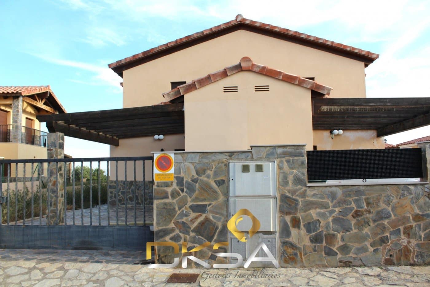 4 camera da letto Villetta Bifamiliare in vendita in Costur con piscina garage - 250.000 € (Rif: 9807902)