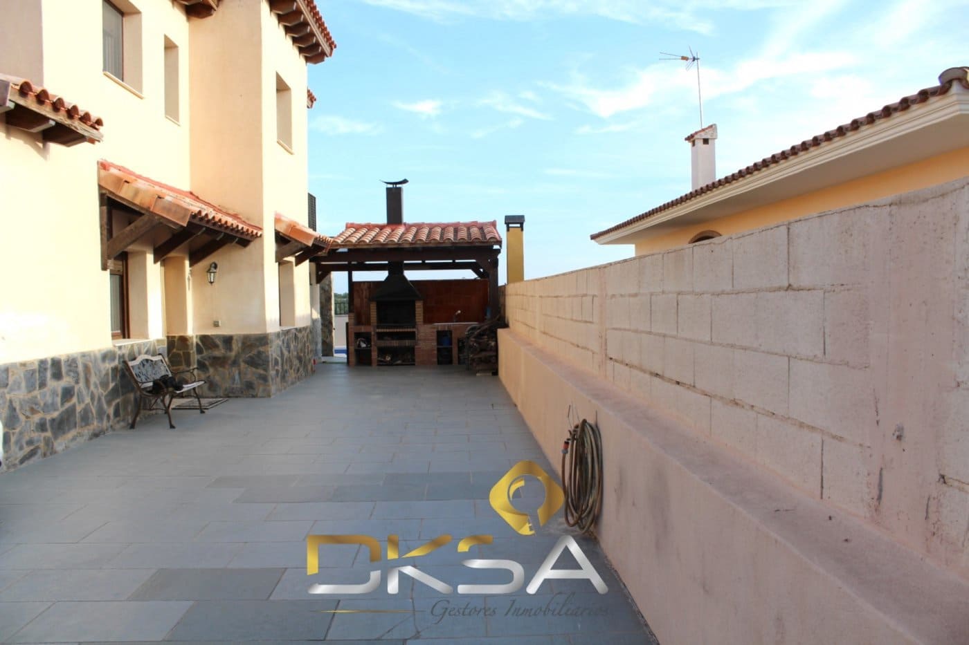 4 camera da letto Villetta Bifamiliare in vendita in Costur con piscina garage - 250.000 € (Rif: 9807902)