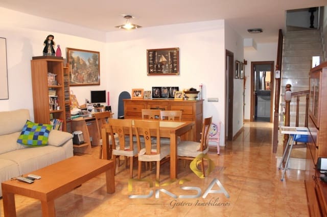 4 camera da letto Villetta Bifamiliare in vendita in Costur con piscina garage - 250.000 € (Rif: 9807902)