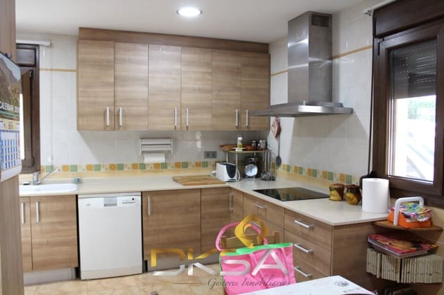 4 camera da letto Villetta Bifamiliare in vendita in Costur con piscina garage - 250.000 € (Rif: 9807902)