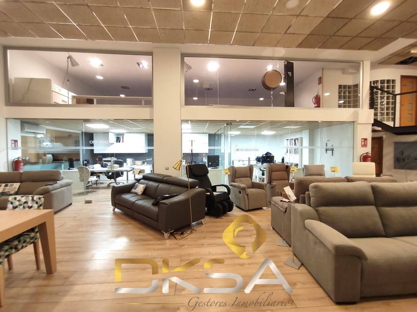 Kaupallinen myytävänä paikassa Vila-real - 390 000 € (Ref: 9807909)