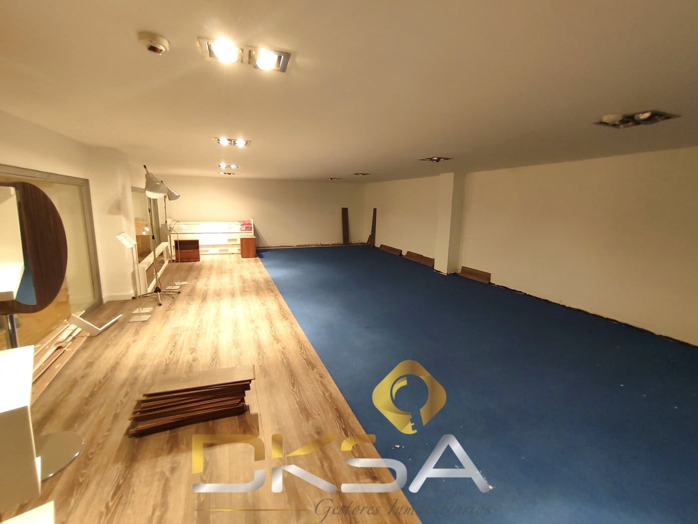 Kaupallinen myytävänä paikassa Vila-real - 390 000 € (Ref: 9807909)