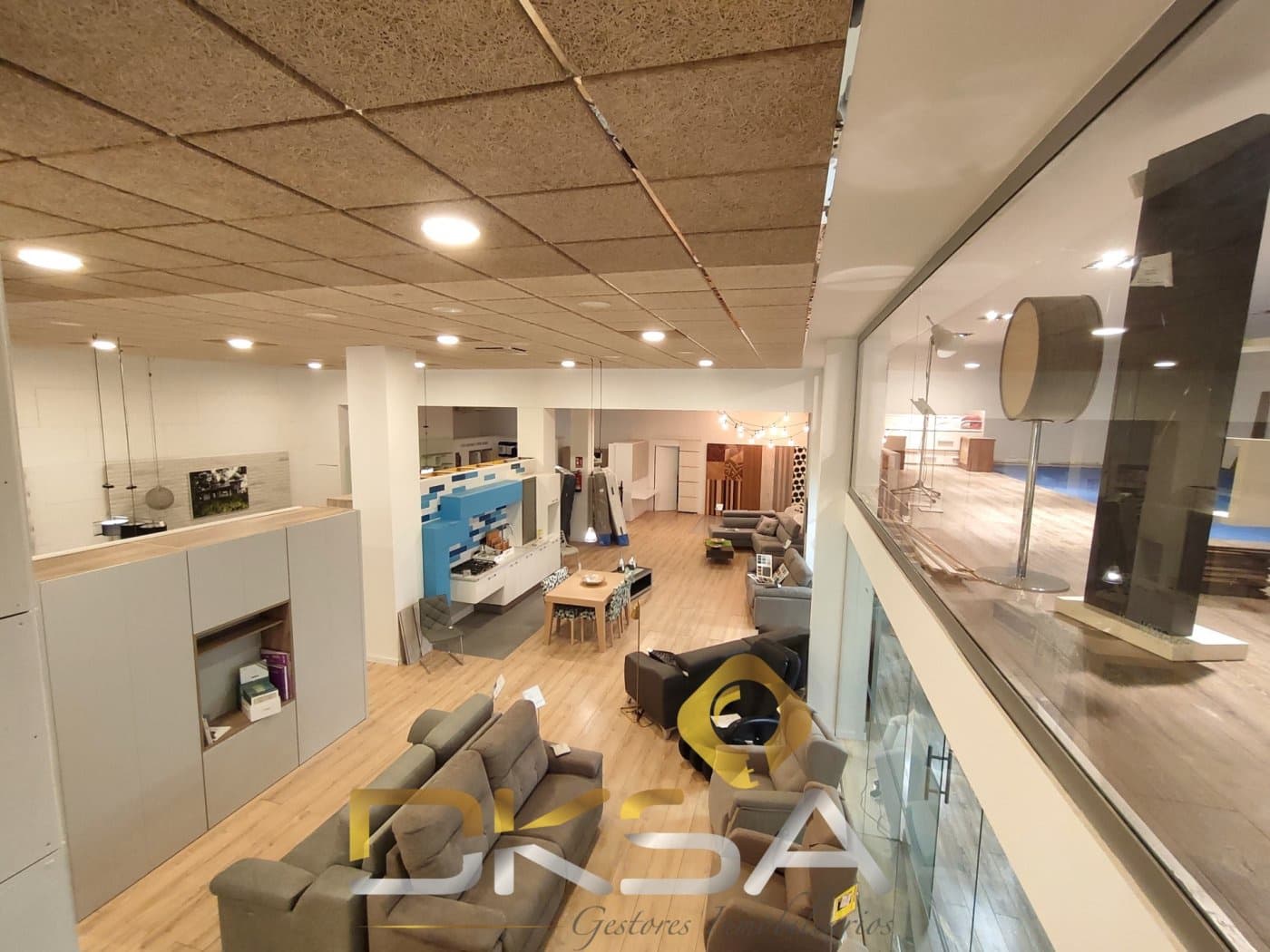 Kaupallinen myytävänä paikassa Vila-real - 390 000 € (Ref: 9807909)