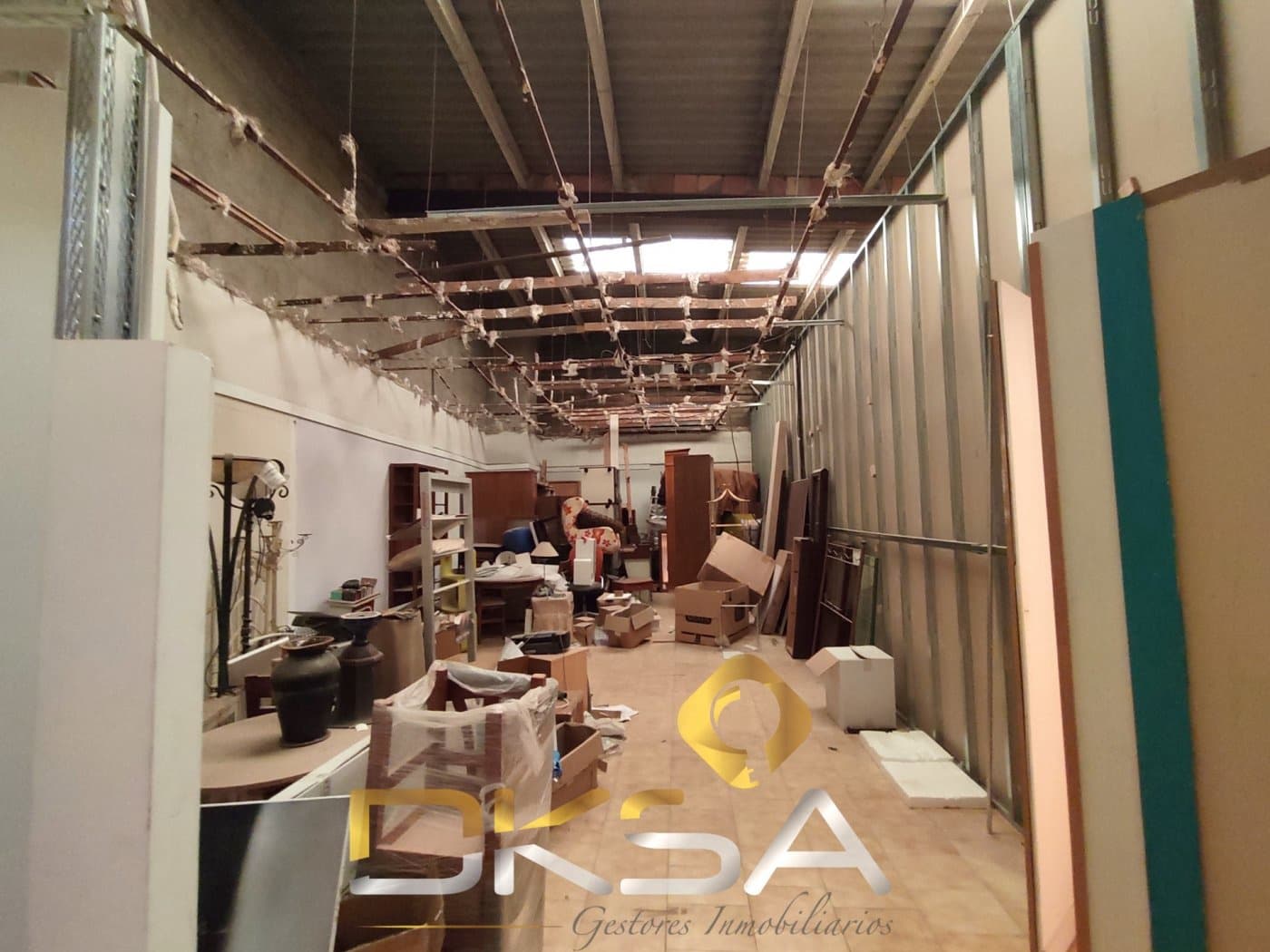 Kaupallinen myytävänä paikassa Vila-real - 390 000 € (Ref: 9807909)