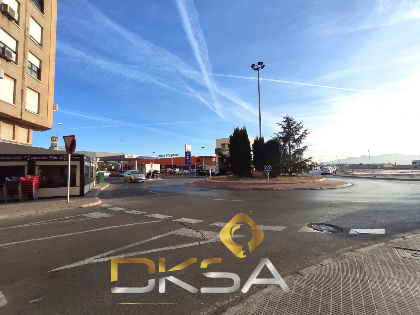 Kaupallinen myytävänä paikassa Vila-real - 390 000 € (Ref: 9807909)