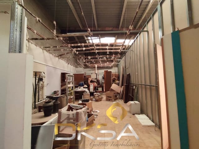 Kaupallinen myytävänä paikassa Vila-real - 390 000 € (Ref: 9807909)