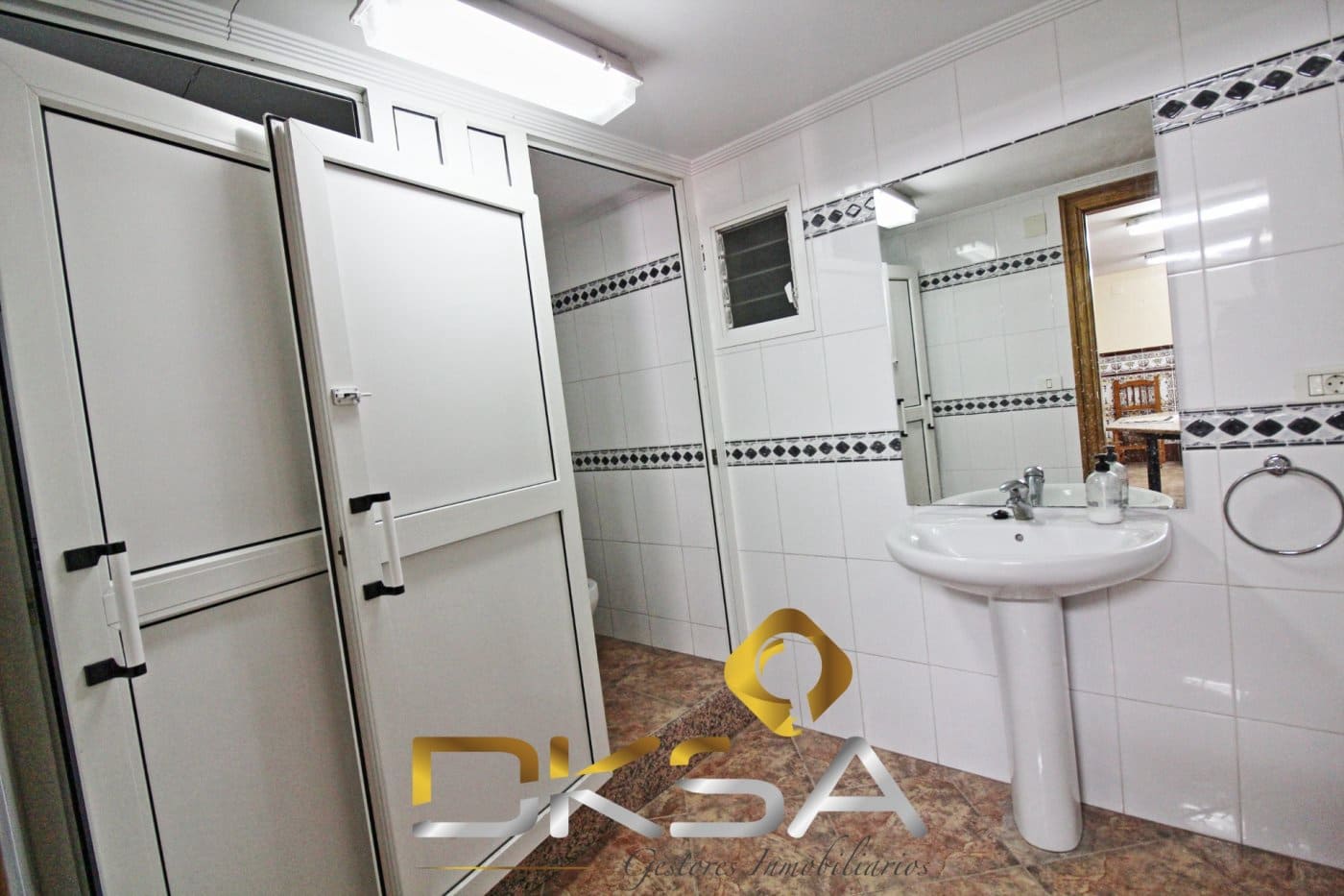 Kommersiell till salu i Onda - 180 000 € (Ref: 9807915)