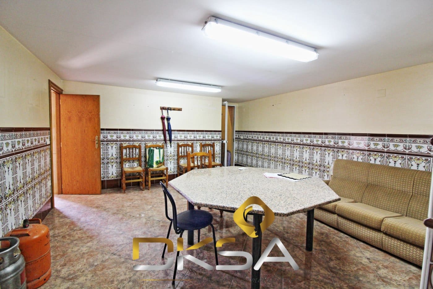 Kommersiell till salu i Onda - 180 000 € (Ref: 9807915)