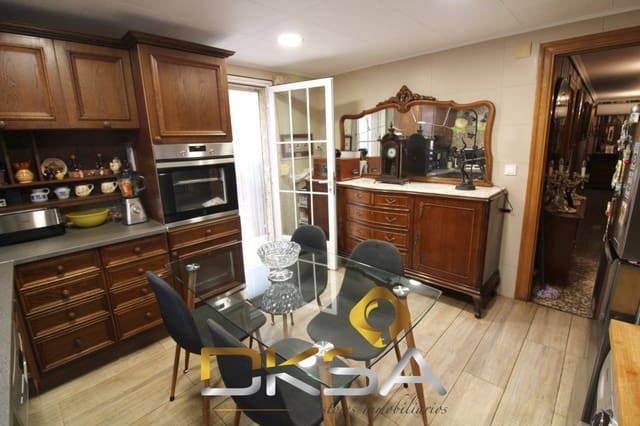 7 bedroom Villa for sale in Borriol with garage - € 340,000 (Ref: 9892297)