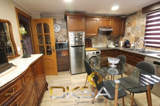 7 bedroom Villa for sale in Borriol with garage - € 340,000 (Ref: 9892297)