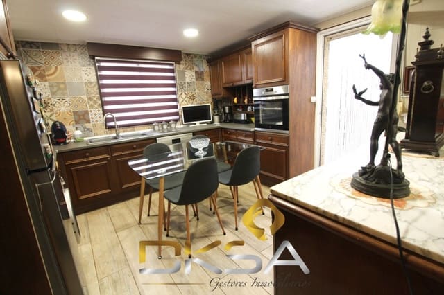 7 bedroom Villa for sale in Borriol with garage - € 340,000 (Ref: 9892297)