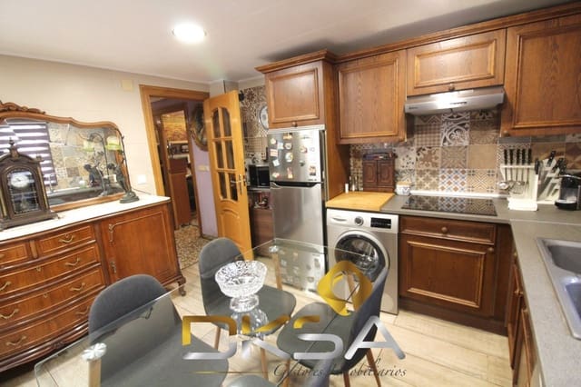 7 bedroom Villa for sale in Borriol with garage - € 340,000 (Ref: 9892297)