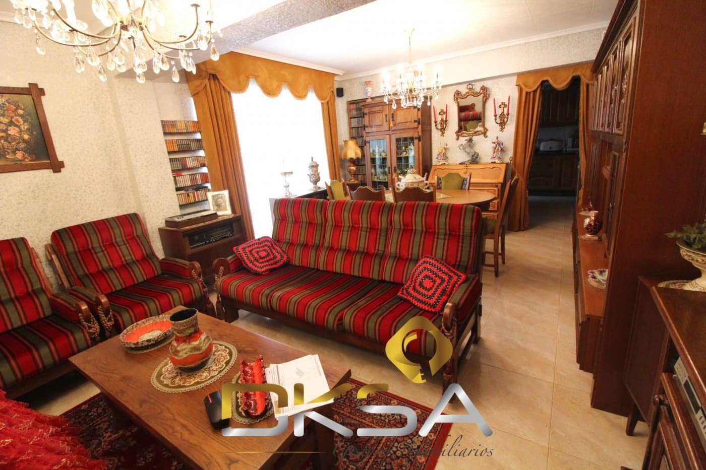 7 bedroom Villa for sale in Borriol with garage - € 340,000 (Ref: 9892297)