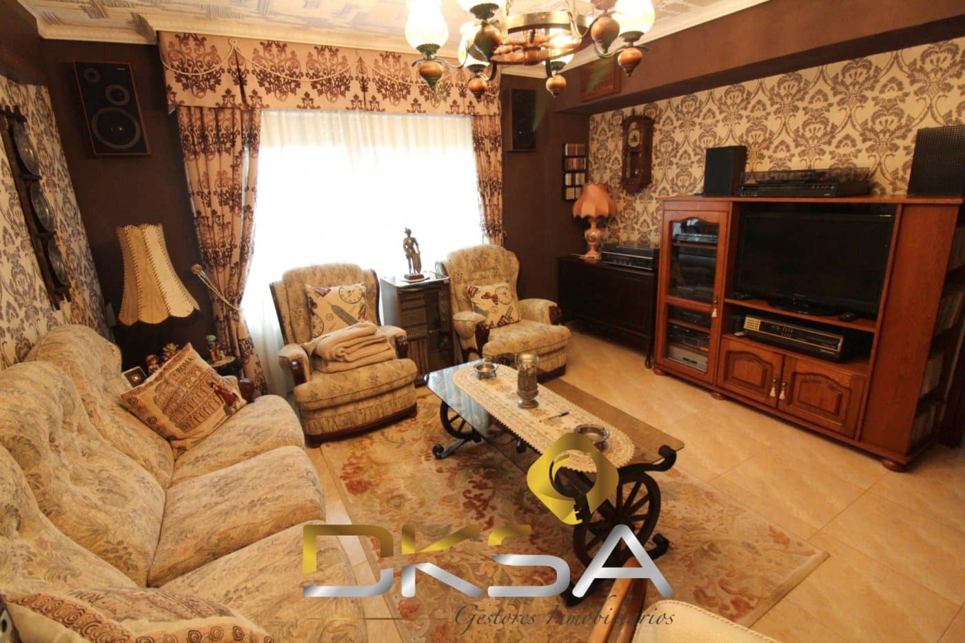 7 bedroom Villa for sale in Borriol with garage - € 340,000 (Ref: 9892297)